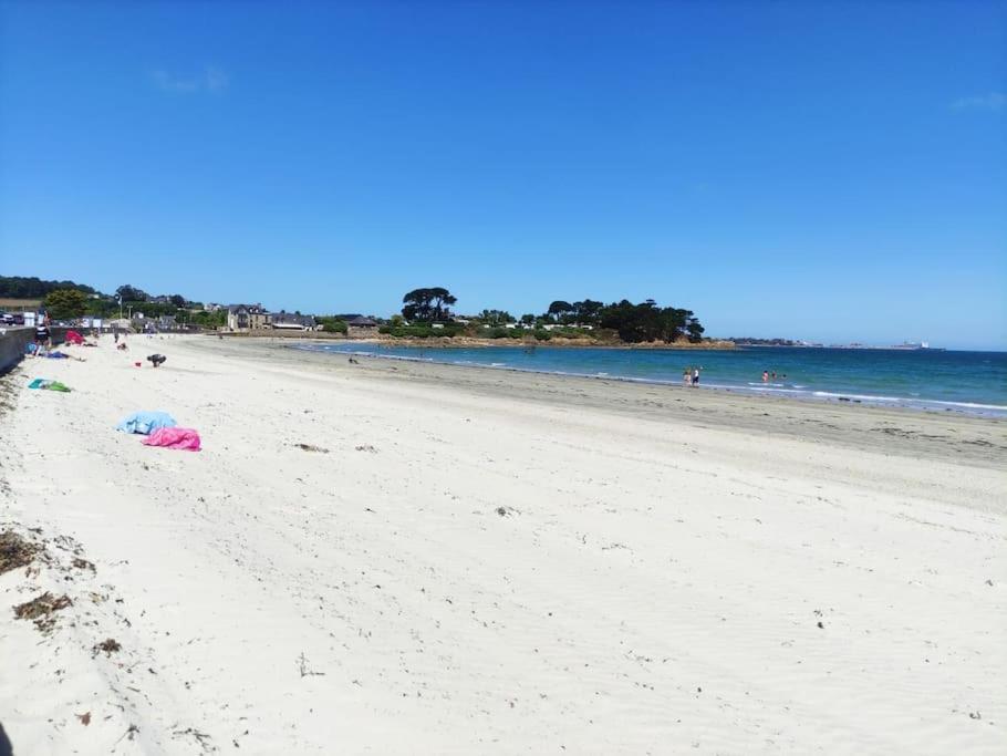 Au Calme En Ville, A 2Km De La Mer Saint-Pol-de-Léon Extérieur photo